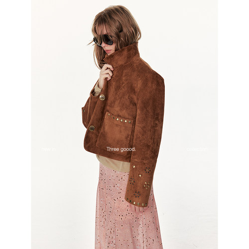 小翻领复古纽扣铆钉烫钻外套