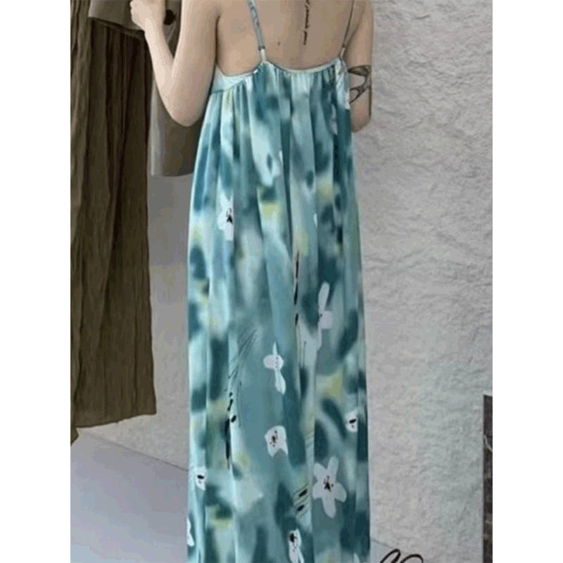 THREE GOOOD殷三吉 蓝调栀晓温柔度假风吊带印花连衣裙 SQ220012