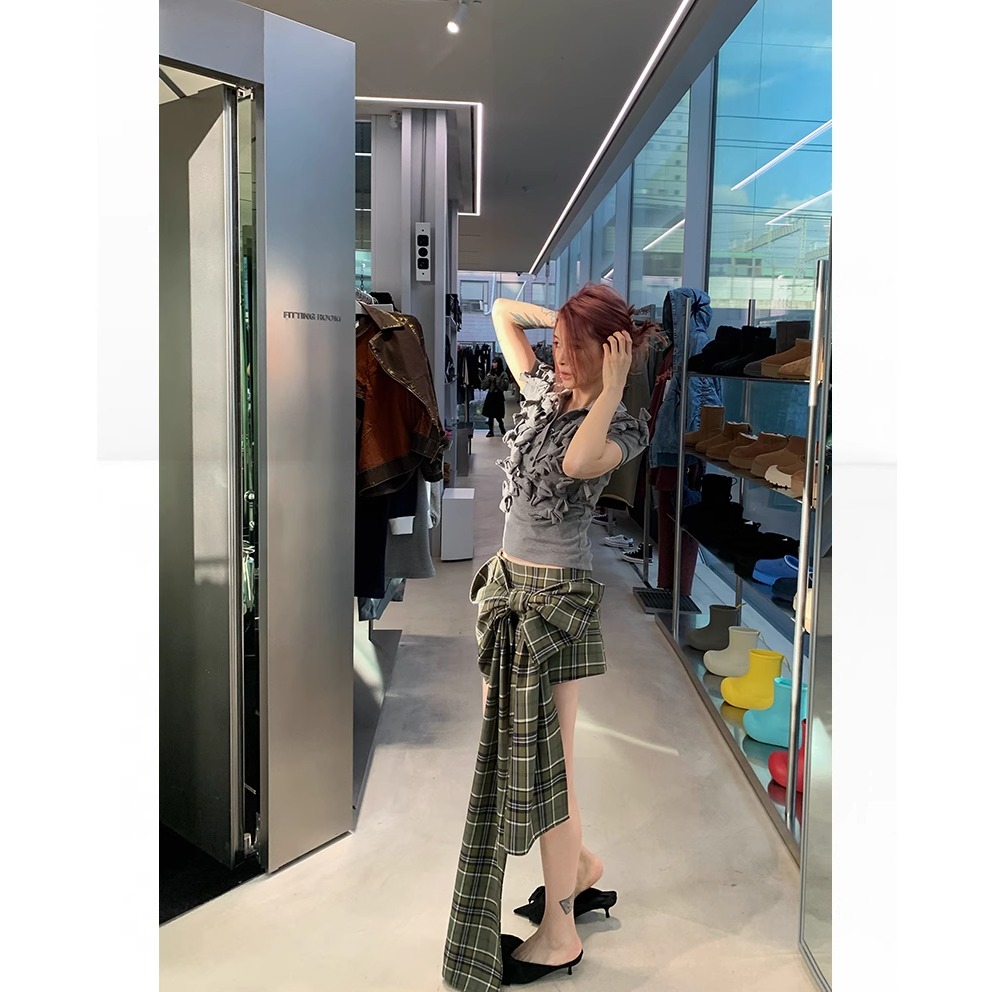 THREE GOOOD/三吉 诞愿年年绵羊毛格子蝴蝶结半身裙SSQ241194