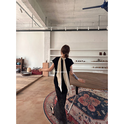 后背绑带荡领设计中长款针织T恤