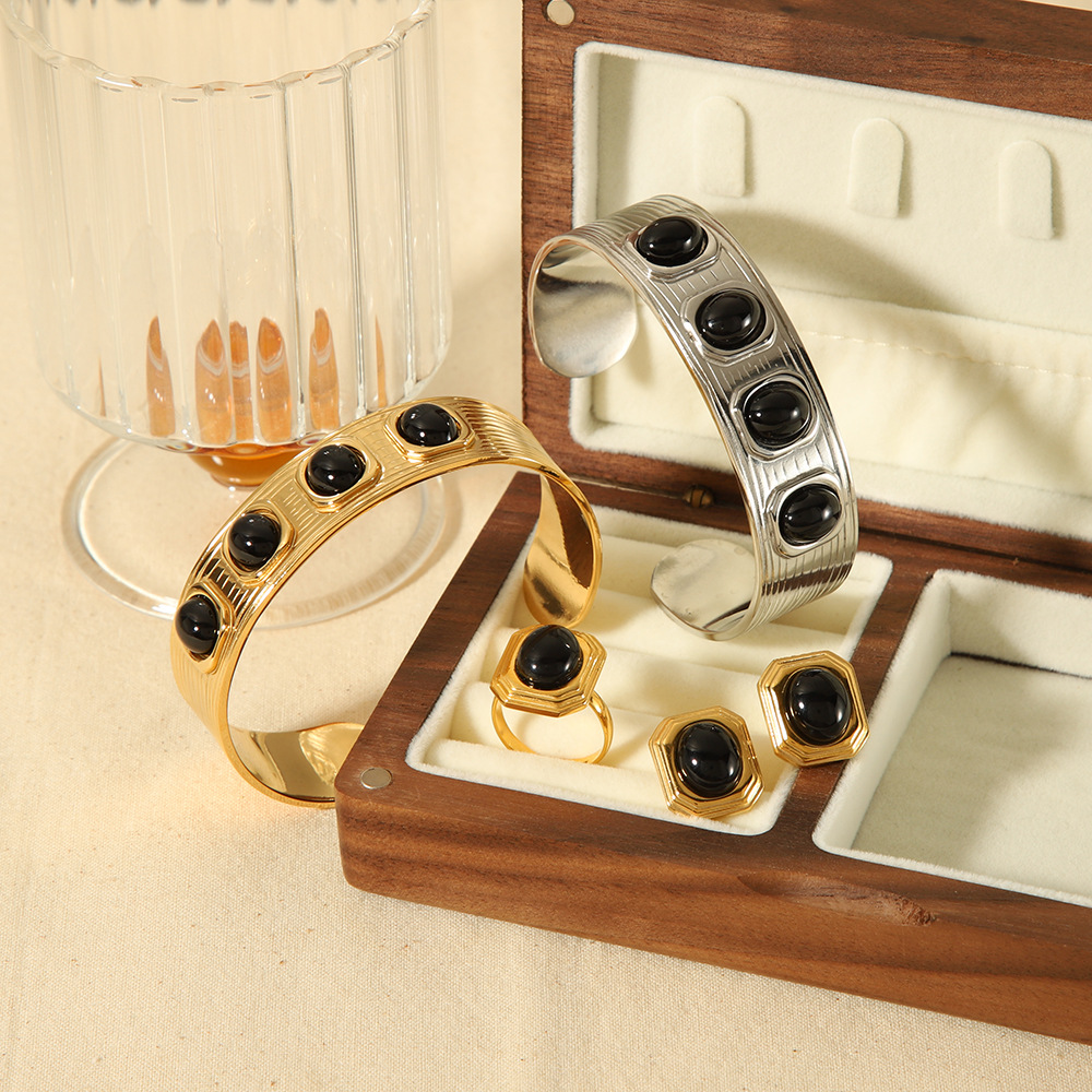 大气奢华法式复古设计宽面几何镶钻钛钢镀金手镯高级感手环女百搭