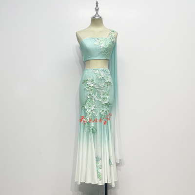 傣族孔雀舞鱼尾裙演出服女