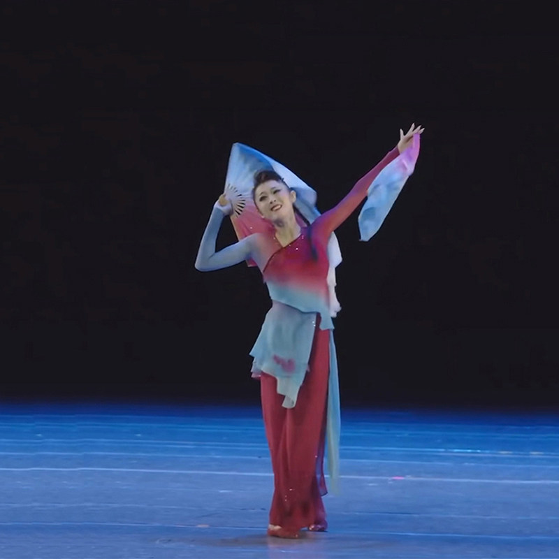 桃李杯山东胶州秧歌扇子舞演出服女表演服剧目服民族艺考服装定制