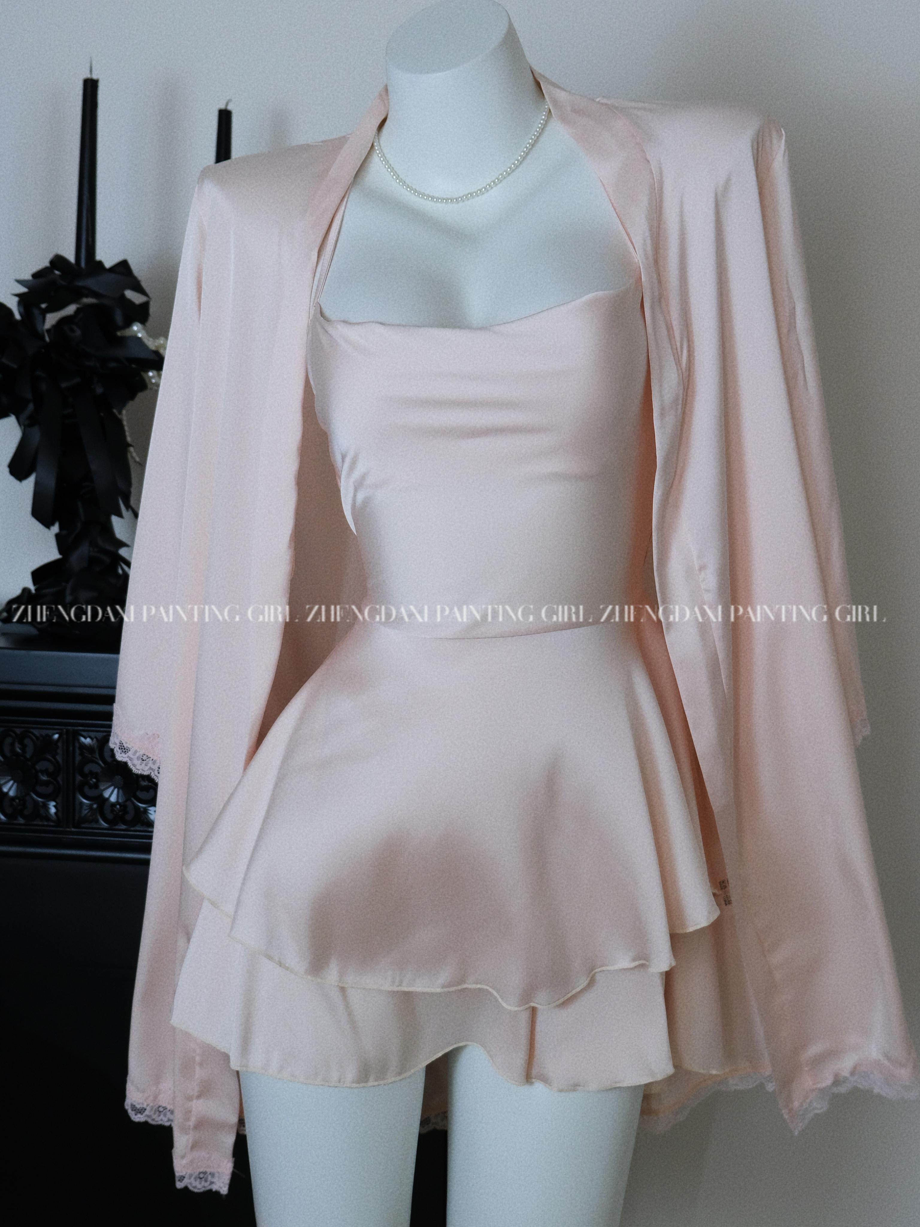 그림소녀 동백꽃·섹시한 서스펜더 스커트 섹시한 끈이 없는 백리스 A라인 핫걸 스타일 새틴 스커트