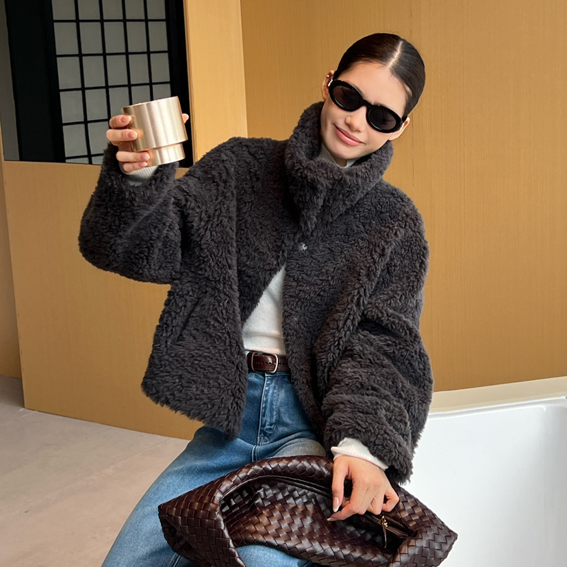 UMA SONG-冬上新立领毛毛轻奢韩版羊毛外套（含100羊毛）YS1-2663