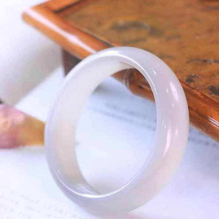 天然和田玉烟紫手镯女款玉石细圆条镯子正品玉镯子送妈妈礼物