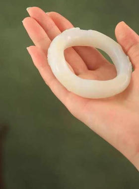 新疆和田玉羊脂白玉老坑料手镯