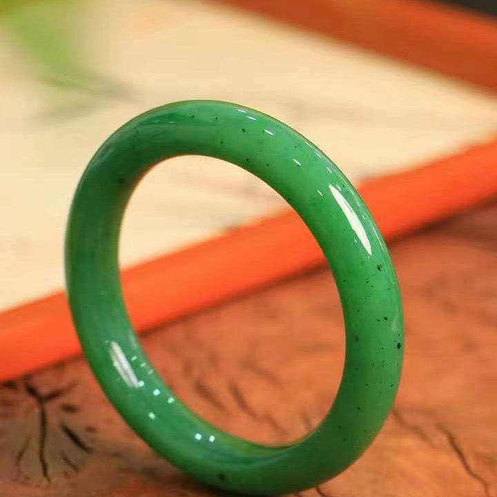 天然和田玉碧玉手镯新疆老坑料菠菜绿女款平安镯珠宝玉石细腻