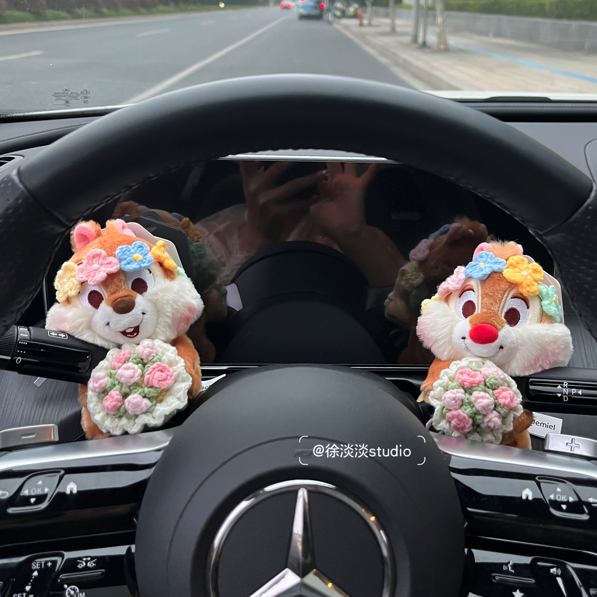 正版手捧花奇奇蒂蒂汽车怀挡装饰毛绒公仔内饰送新车礼物可爱玩偶