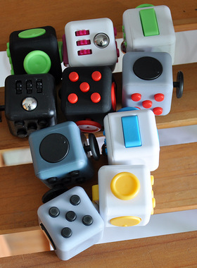 美国fidget toy cube解压魔方骰子抗烦躁焦虑发泄神器减压玩具