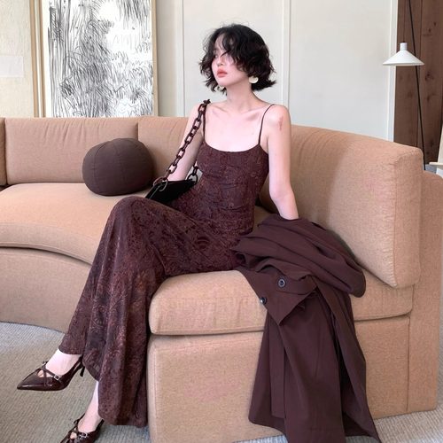 酒午自制秋季复古长款吊带连衣裙