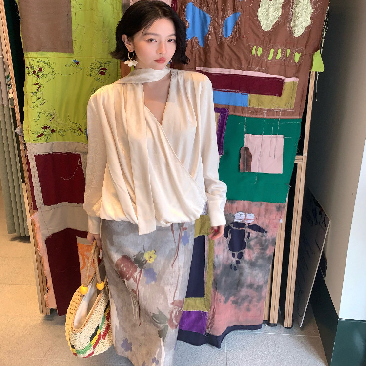 酒午法式复古2025春夏季新款直筒印花油画裙中长款高腰显瘦半身裙