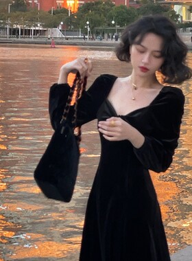 开叉连衣裙法式复古丝绒黑色