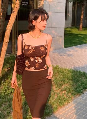 酒午自制法式复古印花吊带背心女