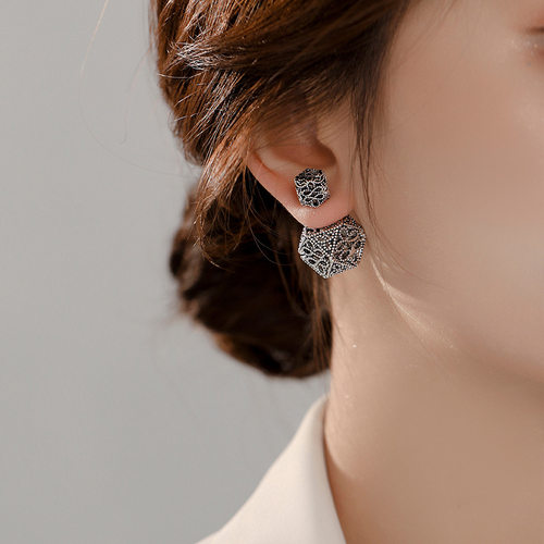 复古镂空方块耳钉2023新款个性气质耳扣银色轻奢古风耳饰耳环潮女