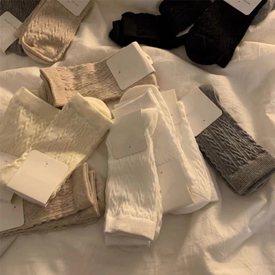 春季薄款透气吸湿排汗中筒袜女