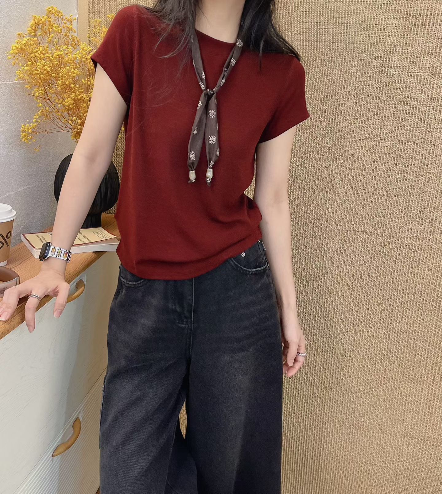 秋上新~爆款圆领品质正肩T复古气质法式小丝巾短袖T恤女上衣