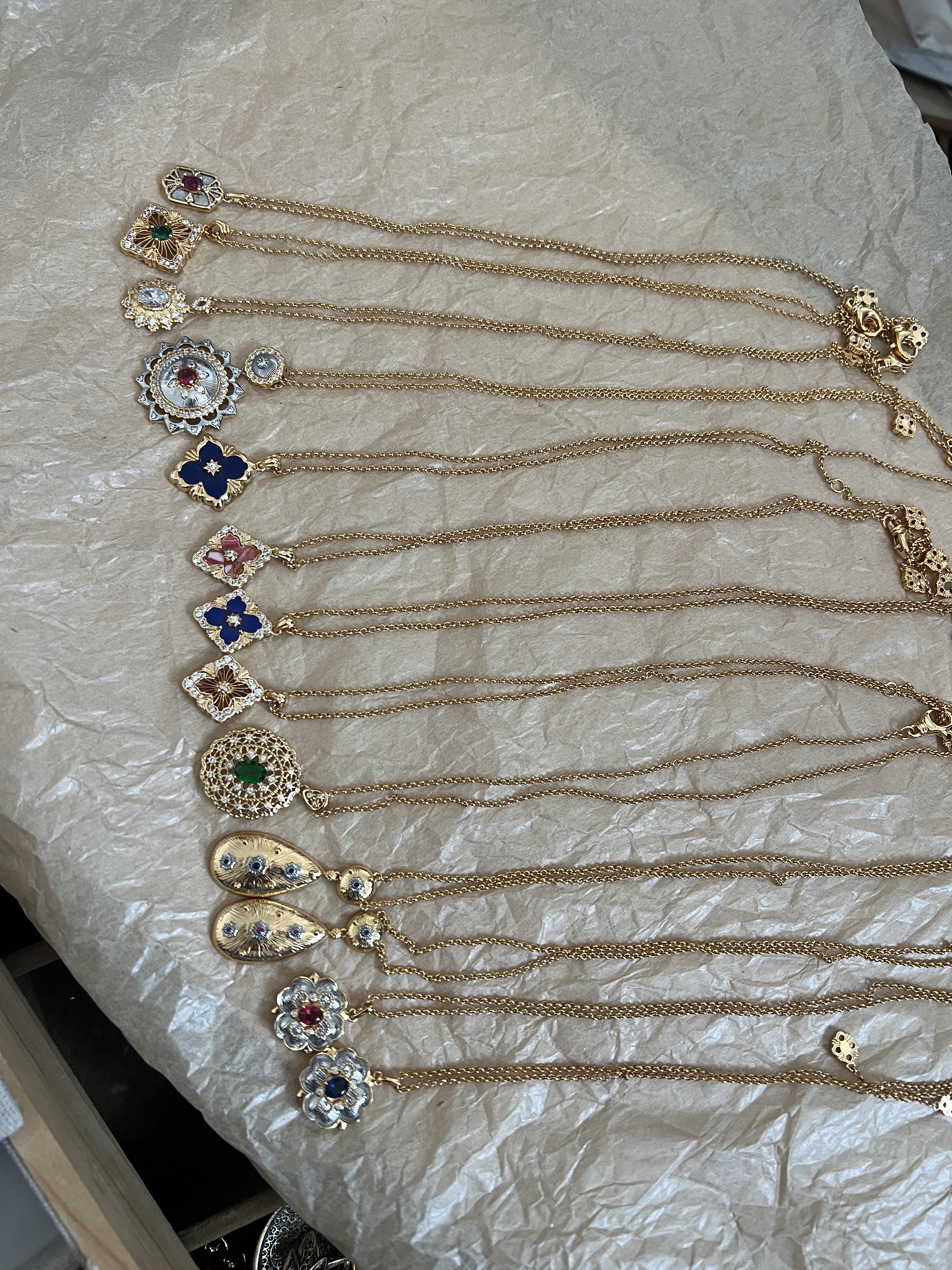 中古vintage宫廷风吊坠项链麻花链金色圆牌不规则纹理项链