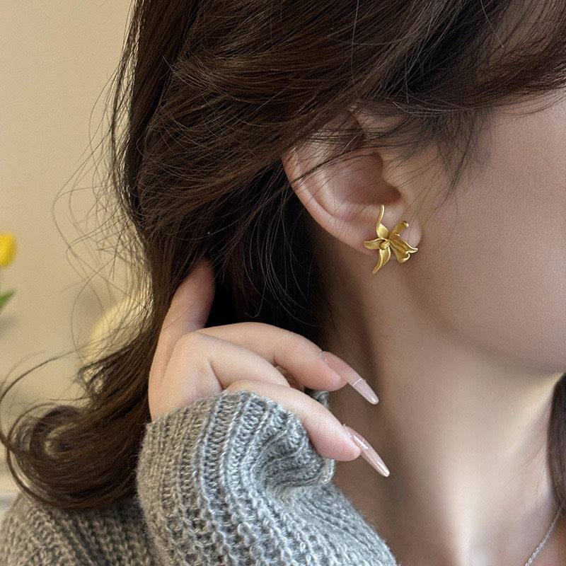 925纯银花朵耳钉女轻奢小众2023年新款爆款冷淡风个性设计感耳环,饰品/流行首饰/时尚饰品新,耳钉,淘宝优惠券,粉丝福利购,淘宝优惠卷