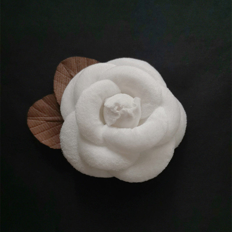 原创设计手作丝绒山茶花玫瑰花胸针胸花真丝烫花仿真花布花小香风
