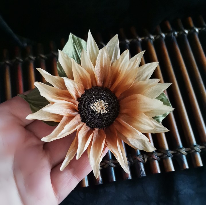 手作烫花向日葵胸针帽花