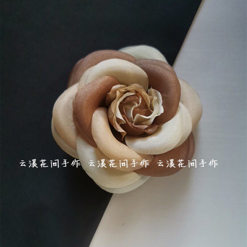 真丝山茶花玫瑰胸针发夹原创设计手作烫花绢花仿真花布花小香风