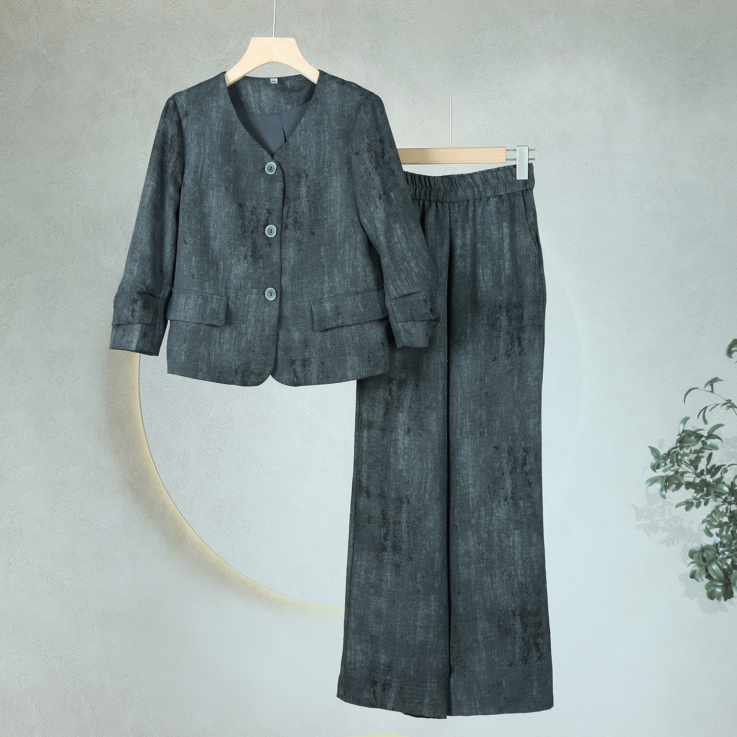 304春季新款通勤职业西服两件套印花V领小西装+直筒长裤