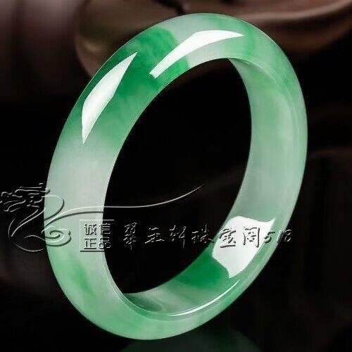 玉镯子女款玉冰种阳绿飘花