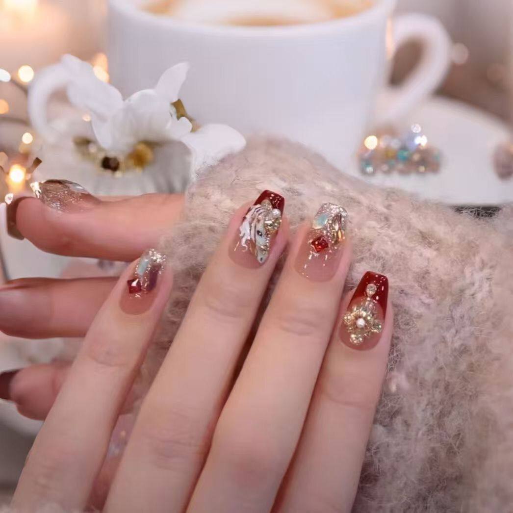 手工美甲穿戴甲高级感中长款红色爆闪马到成功指甲贴片2026年新款,彩妆/香水/美妆工具,穿戴甲/甲片,淘宝优惠券,粉丝福利购,淘宝优惠卷