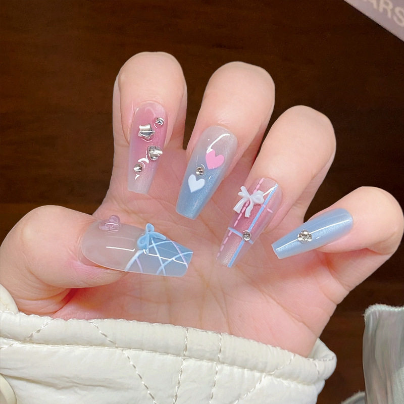 手工儿童美甲穿戴甲高级感中长款蓝粉芭比假指甲贴片2026马年新款,彩妆/香水/美妆工具,穿戴甲/甲片,淘宝优惠券,粉丝福利购,淘宝优惠卷