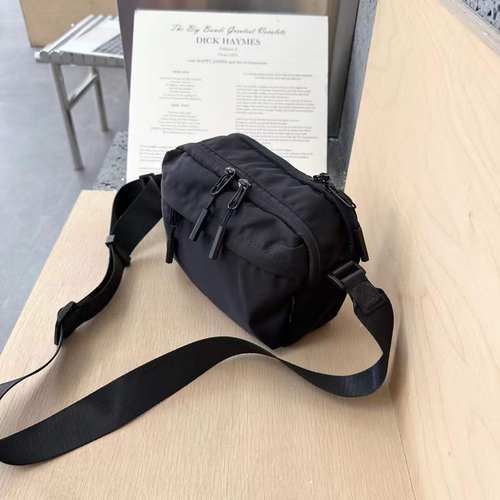 其他斜挎包小方包牛津布港风