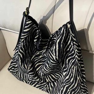 休閑通勤包女帆布大容量網(wǎng)紅托特包 斜挎大包斑馬紋單肩女2024新款