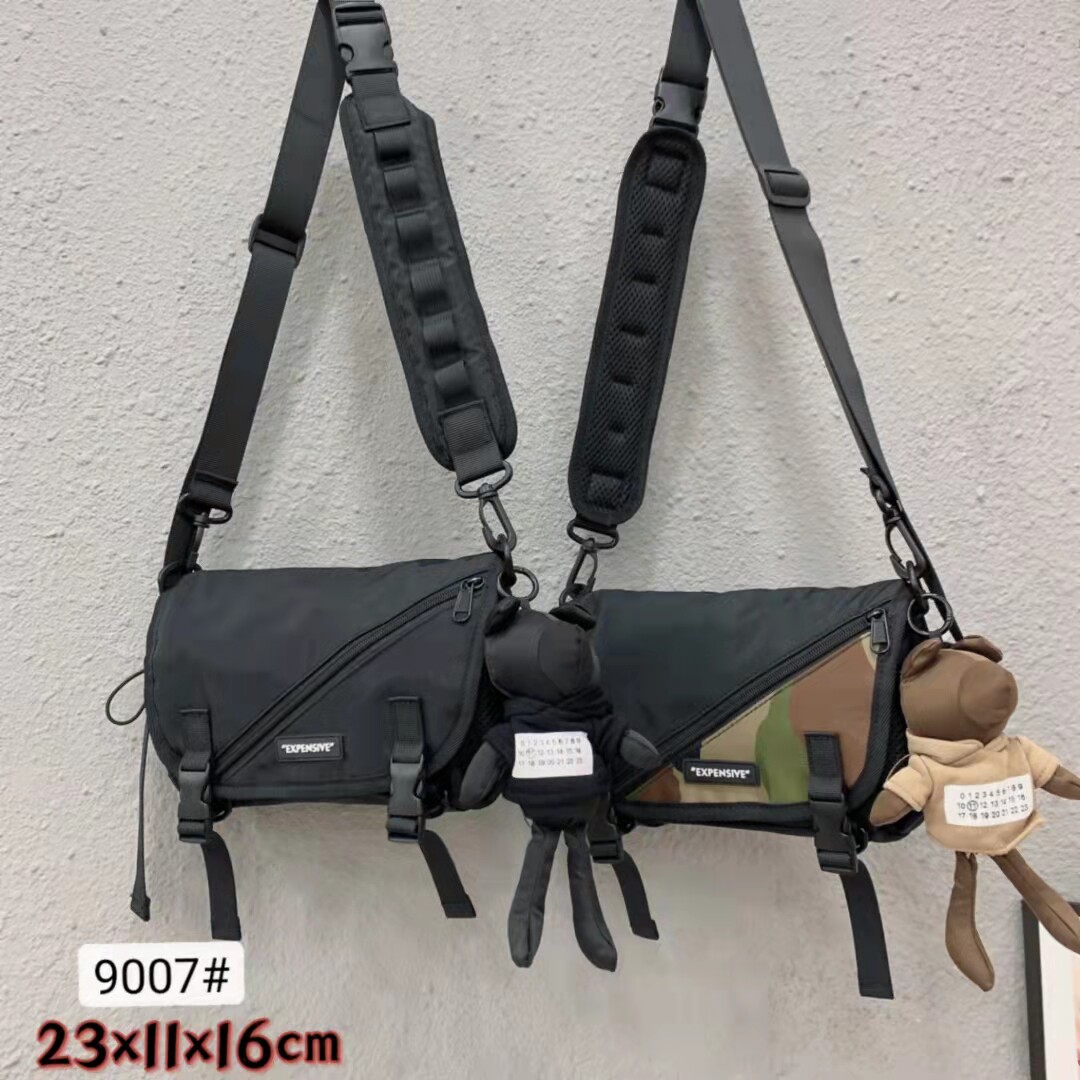 女士工装斜挎背包旅行休闲邮差包青年大学生纯色防水百搭挎包男