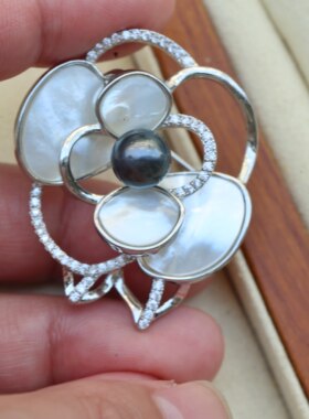 轻奢大溪地黑珍珠胸针8-9mm14K注金母贝花朵胸花生日礼物送妈妈