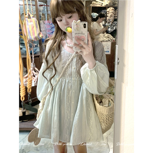 森系薄荷蓝绿刺绣娃娃衫