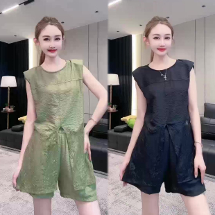 显白洋气时尚套装女2026夏季新款前开叉背心+短裤网红同款两件套