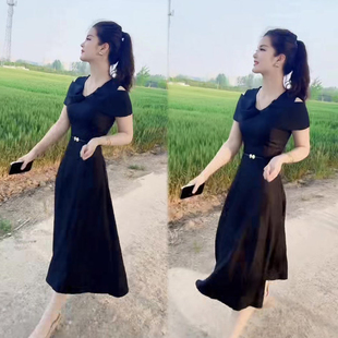 女神气质露肩连衣裙女2026夏季新款收腰显瘦百搭长裙设计感女裙子