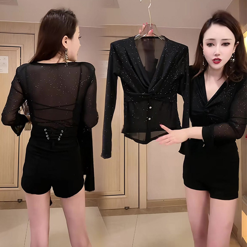 修身性感黑色显瘦气质打底衫