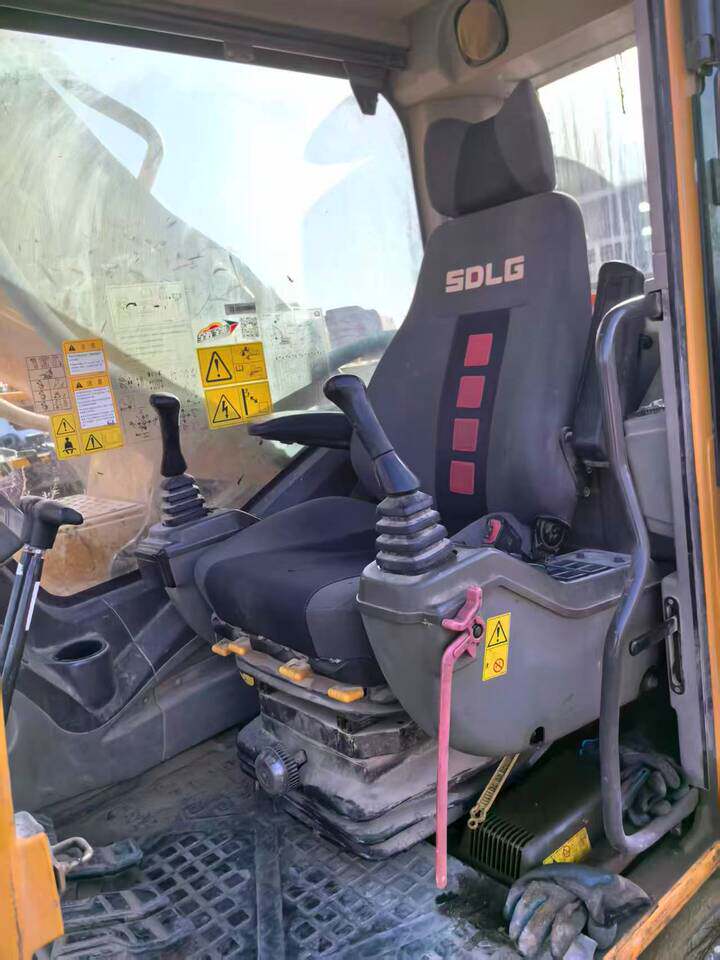 3月8日新乡山东临工牌挖掘机一台（型号为E6360F、发动机号为：VLGE636FJ0601313）网络拍卖公告