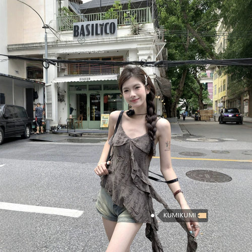 复古百搭荷叶边拼接不规则吊带背心女装2026年新款设计感做旧上衣