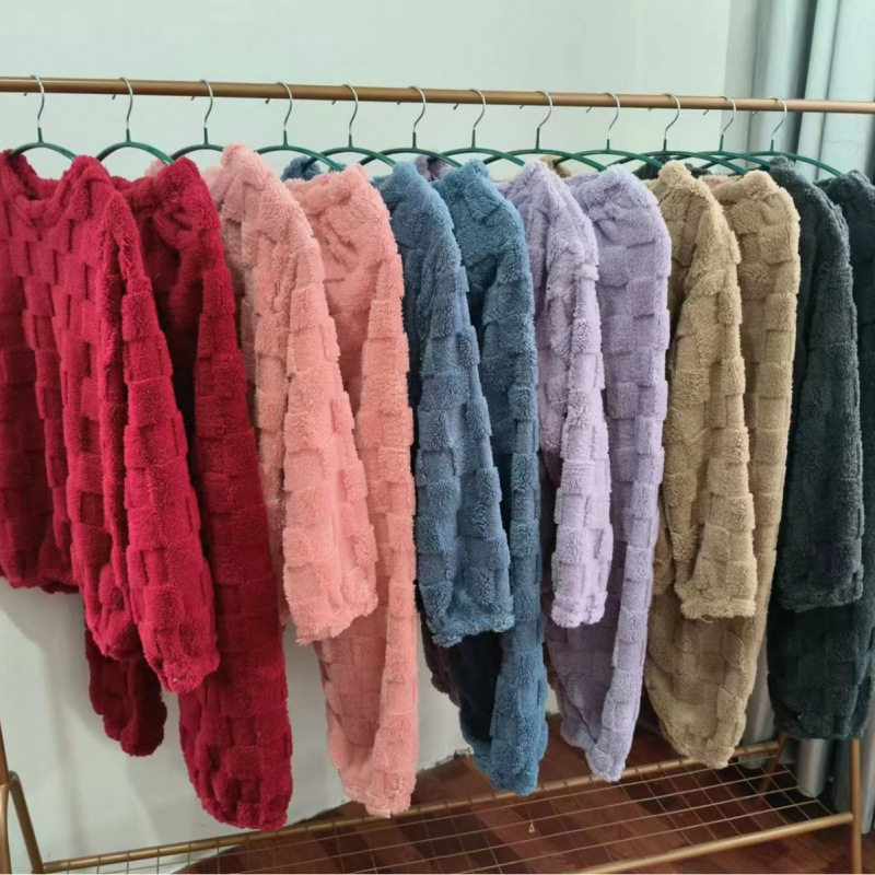 冬季新款方格提花舒棉绒套装外穿加厚长袖家居服可爱珊瑚绒睡衣女