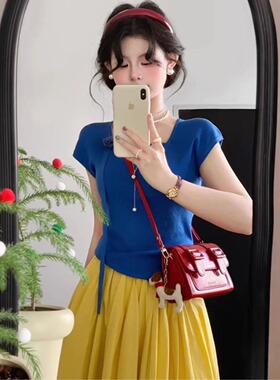 夏季新款小个子白雪公主穿搭蓝色显瘦短袖上衣高腰黄色A字半身裙