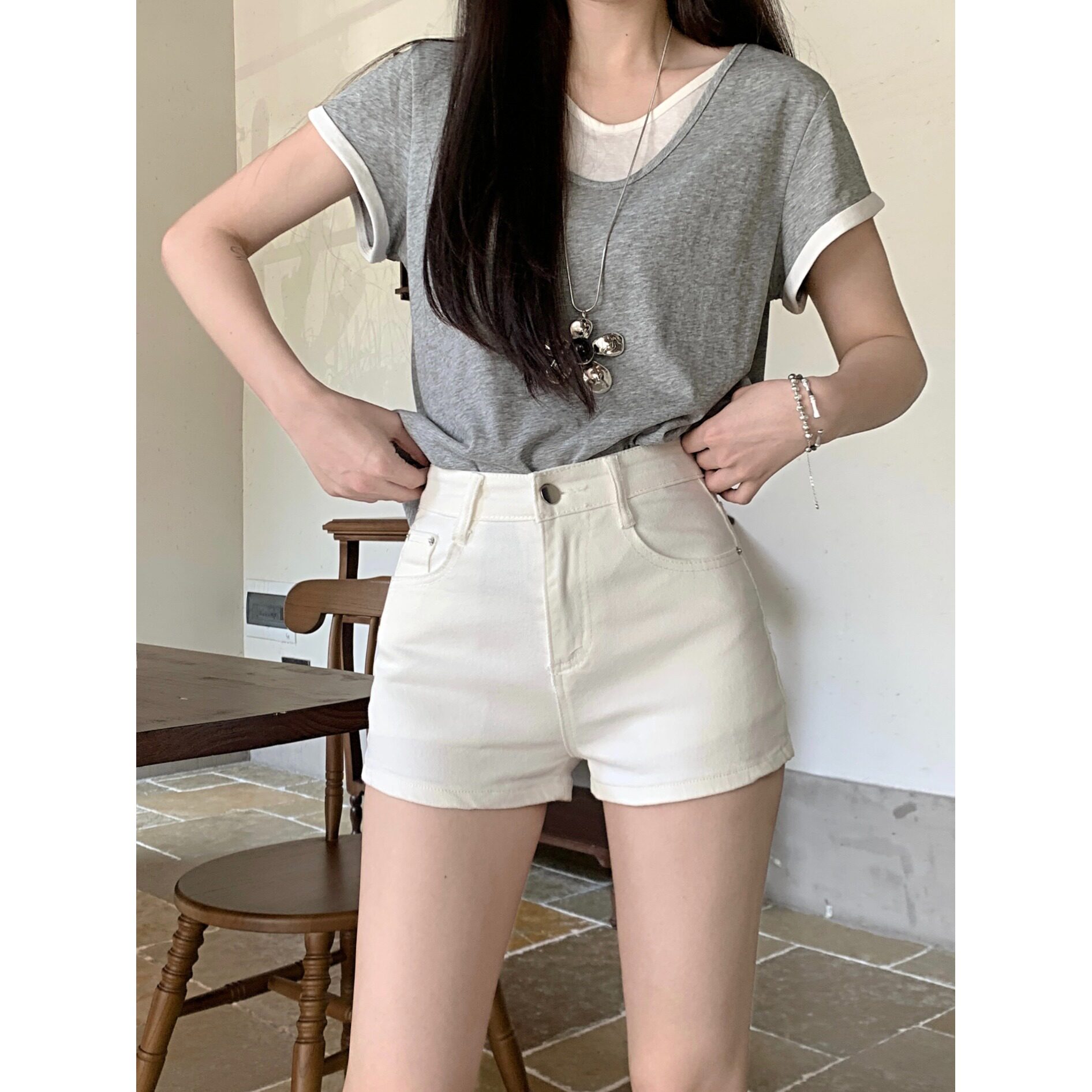 小矮个子美式辣妹白色牛仔裤减龄百搭145cm高腰显瘦性感紧身短裤