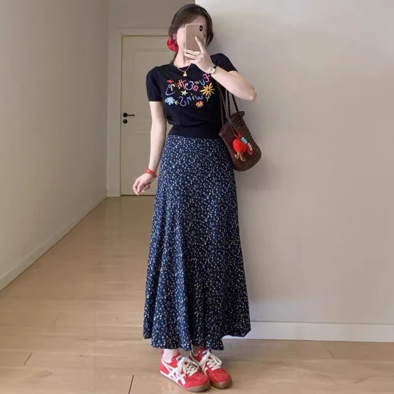 春夏新款小个子韩系碎花半身裙150高腰温柔风中长款a字鱼尾包臀裙