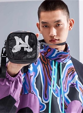 李宁正品X OG SLICK联名款斜挎包男包女包运动包ABDQ462