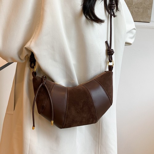 秋冬小众设计百搭单肩斜跨牛角包