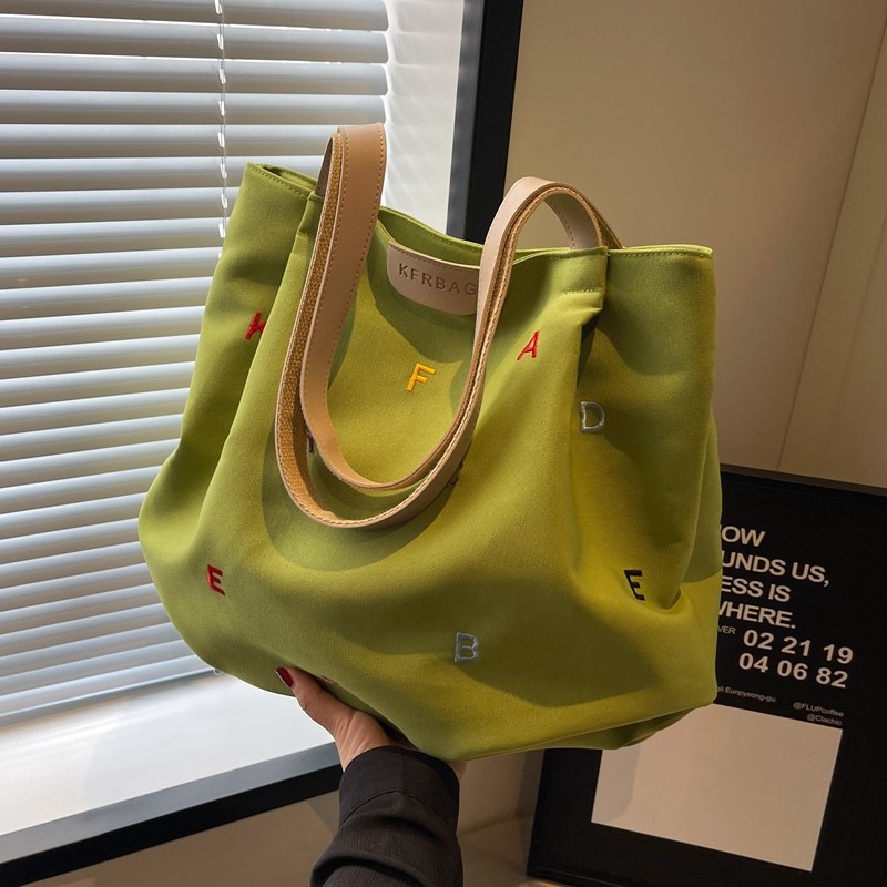 休闲大容量包包女秋冬时尚单肩帆布包学生上课通勤托特大包旅行包,箱包皮具/热销女包/男包,通用款女包,淘宝优惠券,粉丝福利购,淘宝优惠卷