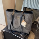 大容量托特包女2025新款 复古多隔层单肩包高级感上班通勤包 潮时尚