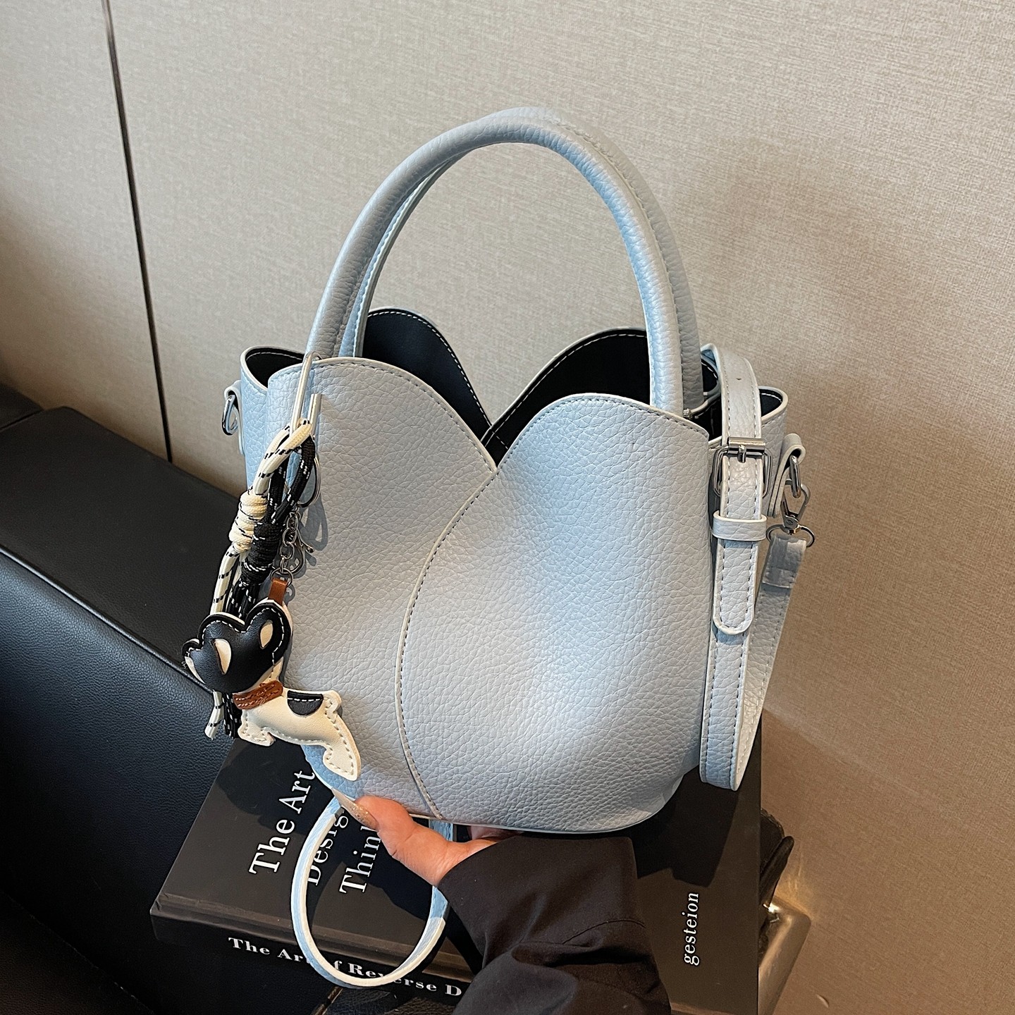 今年流行包包女士2025新款潮时尚百搭斜挎包大容量通勤手提水桶包,箱包皮具/热销女包/男包,通用款女包,淘宝优惠券,粉丝福利购,淘宝优惠卷