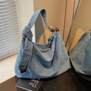 牛仔布包包女大容量2026新款 潮春夏休闲单肩腋下包通勤斜挎托特包